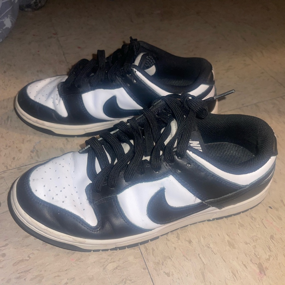 Nike womens Black and White Nike panda Sneaker dunks